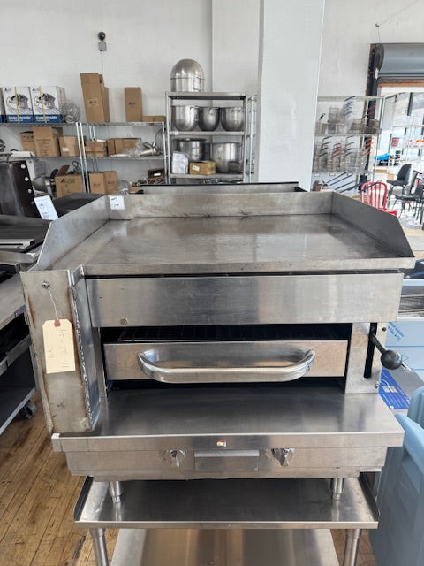 Reconditioned/Used: Southbend, SSB-36, Gas Broiler/Griddle